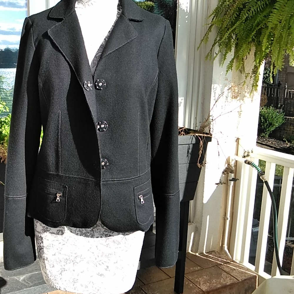 Ladies jacket LG Never worn